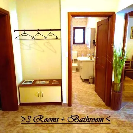 House White Stone Split Appartement *