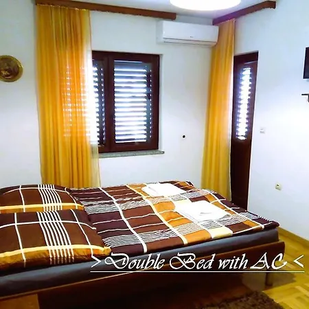 House White Stone Split Appartement *