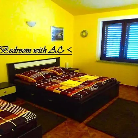 Appartement House White Stone Split *