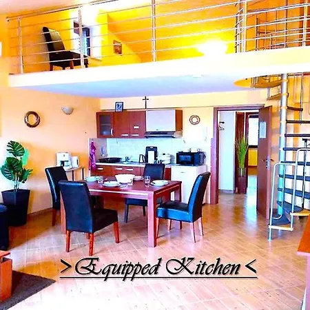 Appartement House White Stone Split