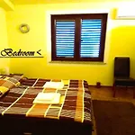 Apartment House White Stone Split Podstrana