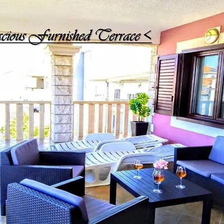 Apartman House White Stone Split *