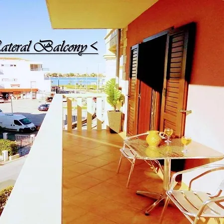 House White Stone Split Apartman *