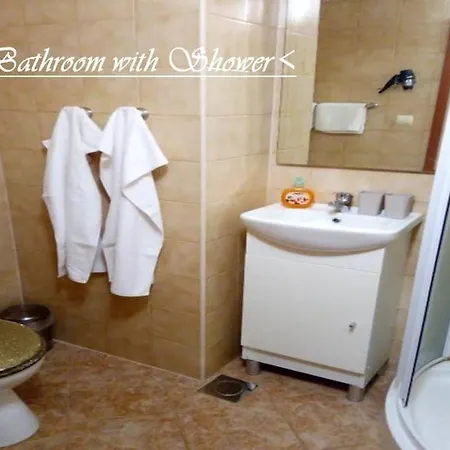 House White Stone Split Apartman *