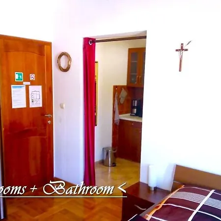 House White Stone Split Podstrana