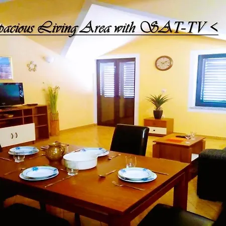 House White Stone Split * Podstrana