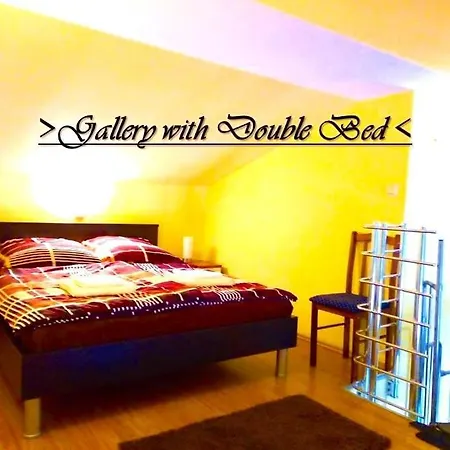 House White Stone Split Apartman *