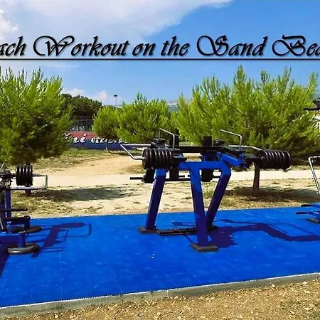 House White Stone Split Apartman