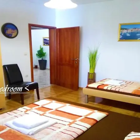 House White Stone Split Apartman Podstrana