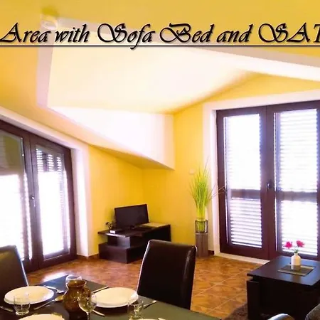 Apartman House White Stone Split *