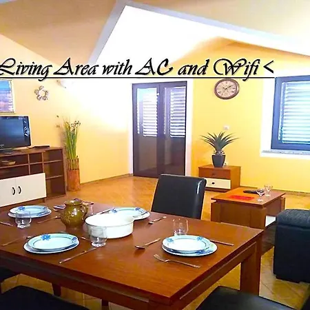 Apartmán House White Stone Split