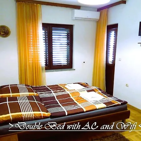 House White Stone Split Apartment Podstrana