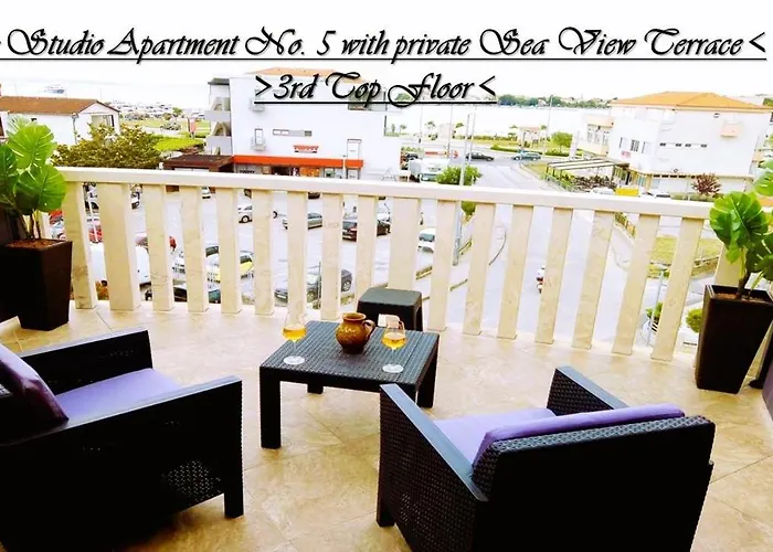 House White Stone Split